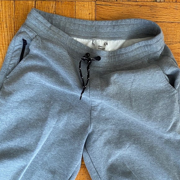 Gap Performance Fit Joggers - Picture 2 of 7